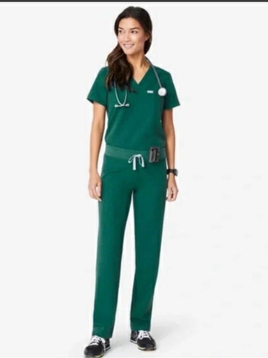Figs Tops - Figs Catarina Women's Scrub Top in Forest Green